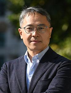 Seangwock, Lee Professor